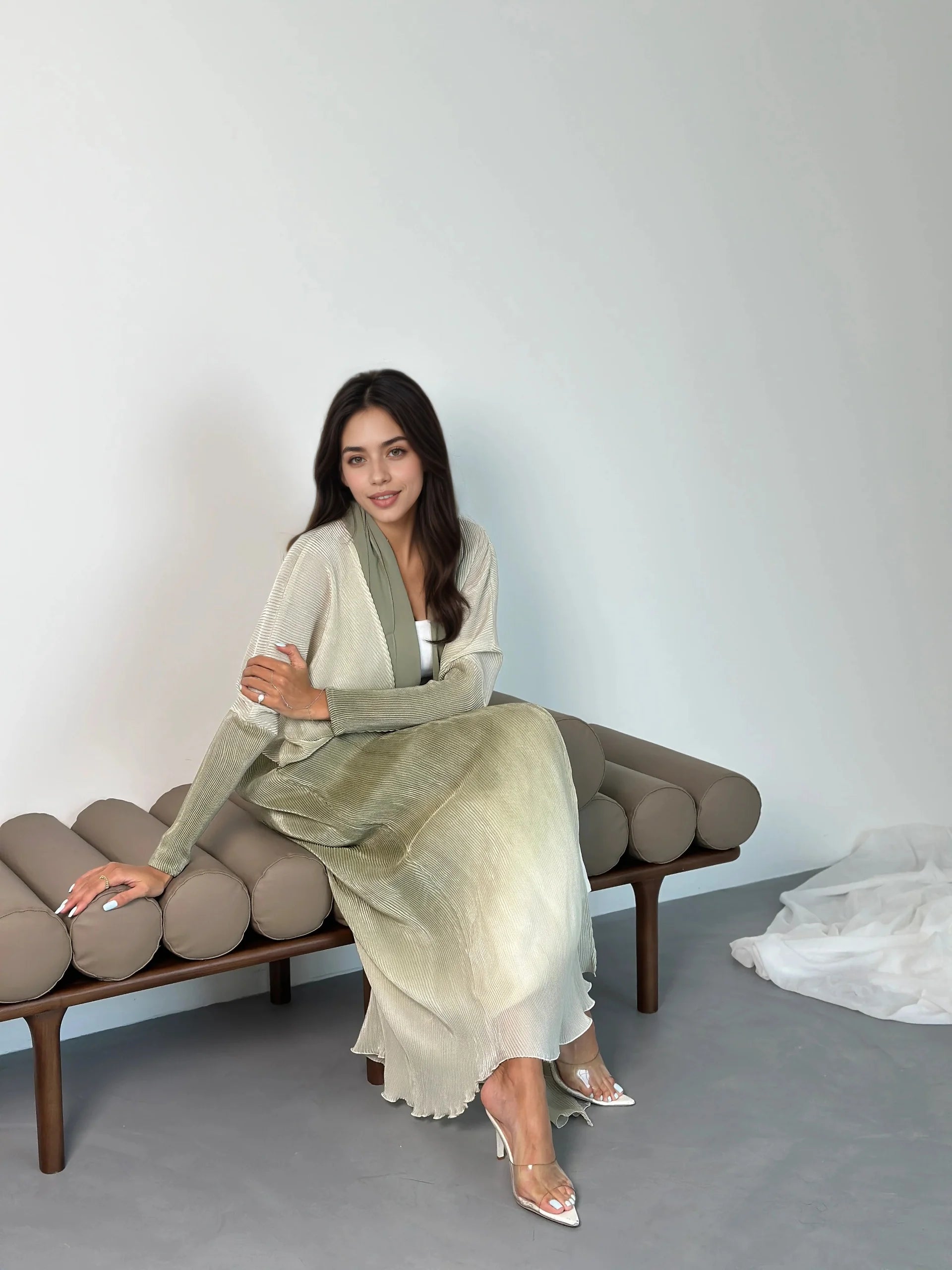 Noora - Gradient Pleated Abaya