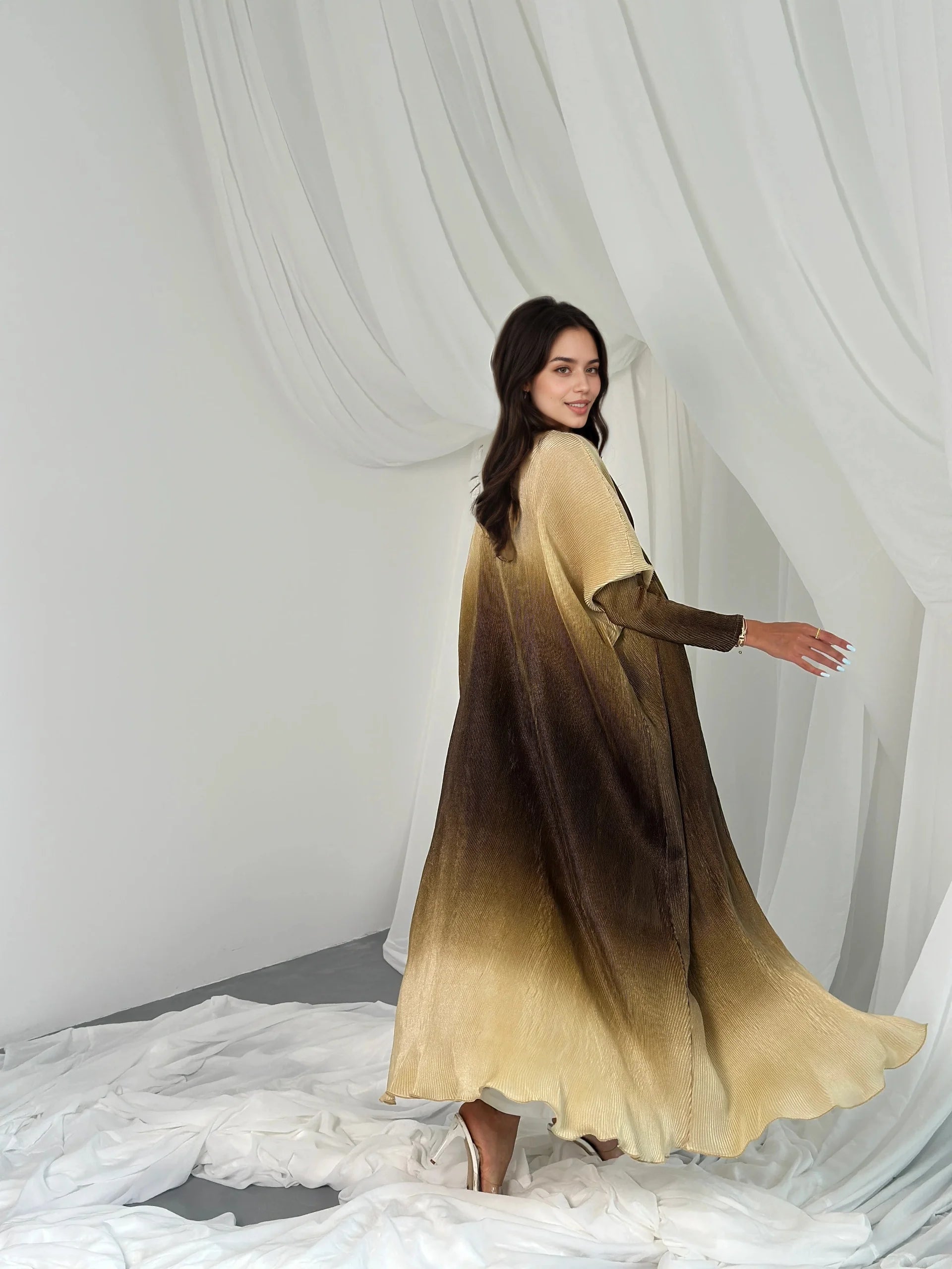 Noora - Gradient Pleated Abaya